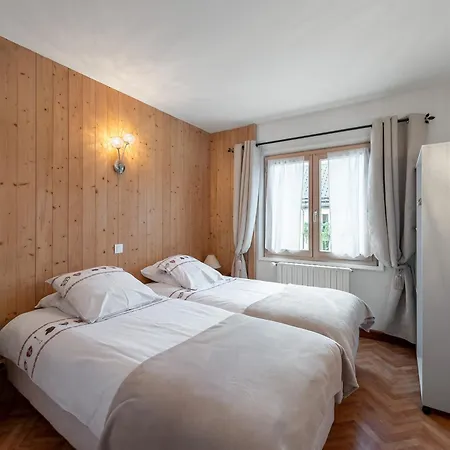 Spacieux Au Centre De Avec Parking Et Cheminee Decorative - Fr-1-569-174 Megeve