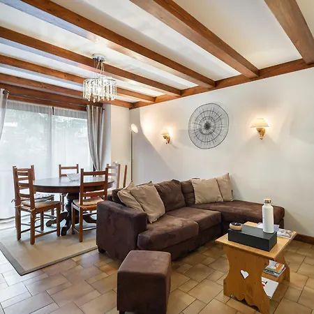 Apartment Spacieux Au Centre De Avec Parking Et Cheminee Decorative - Fr-1-569-174